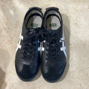 Mint condition worn twice  Onitsuka Tiger Mexico 66 Sneakers black Size 7
